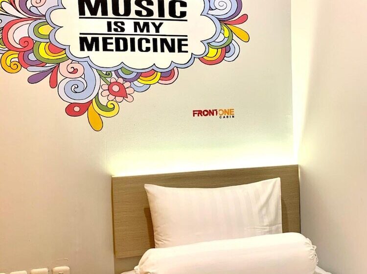 Hotel Front One Cabin Sunter