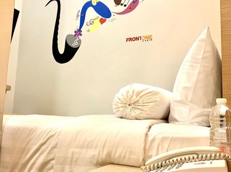 Hotel Front One Cabin Sunter