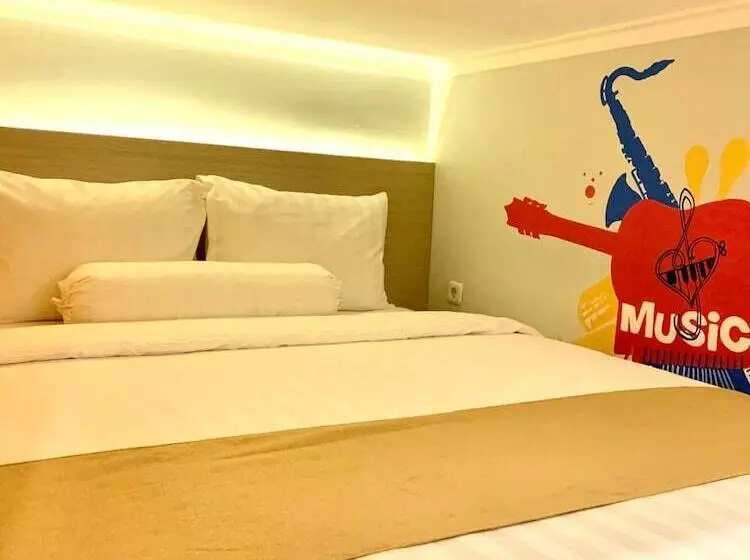 Hotelli Front One Cabin Sunter