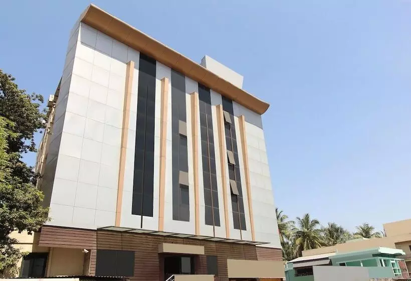 ホテル Megharaj By Oyo Rooms