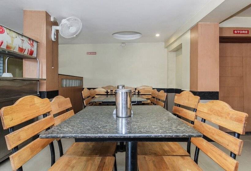 酒店 Megharaj By Oyo Rooms