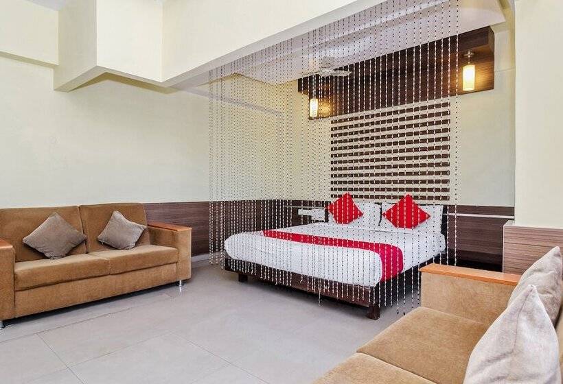 酒店 Megharaj By Oyo Rooms