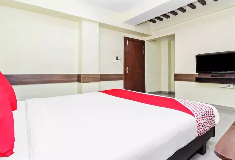ホテル Megharaj By Oyo Rooms
