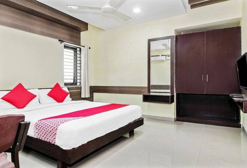 酒店 Megharaj By Oyo Rooms