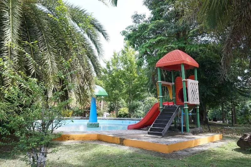 Hotelli Ranong Resort & Laguna