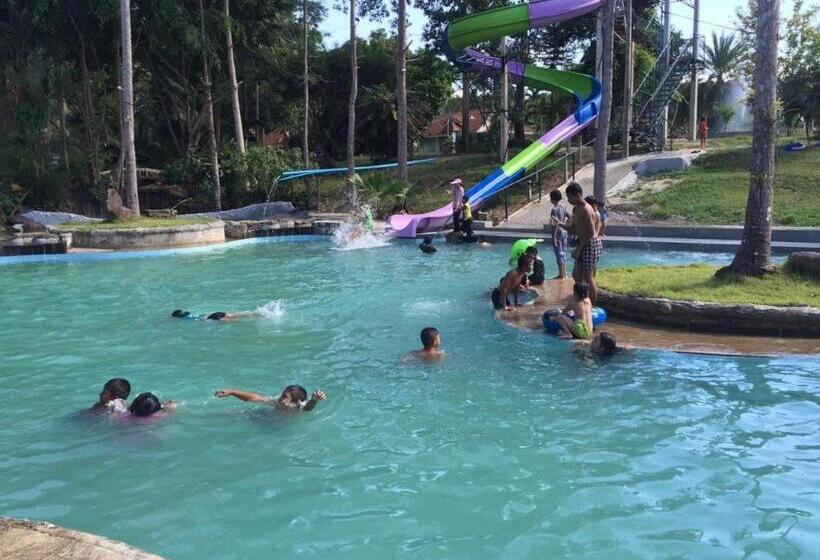 酒店 Ranong Resort & Laguna