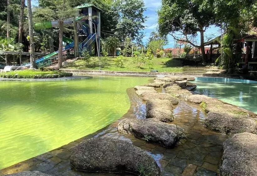 Hotelli Ranong Resort & Laguna