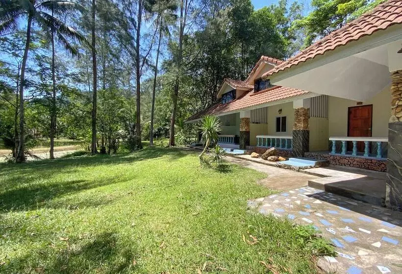 Hotelli Ranong Resort & Laguna