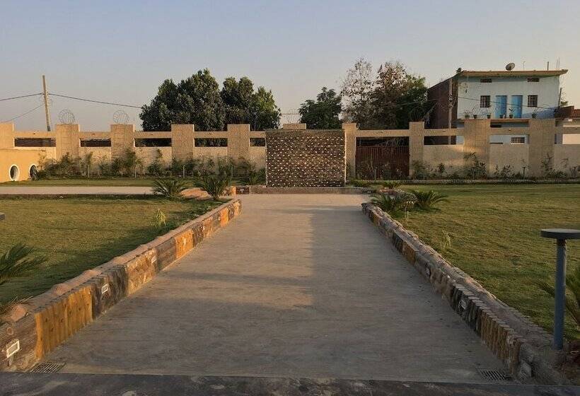 酒店 Ratan Royal Inn