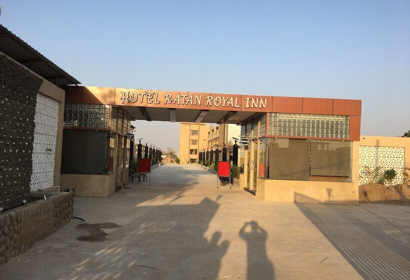 酒店 Ratan Royal Inn