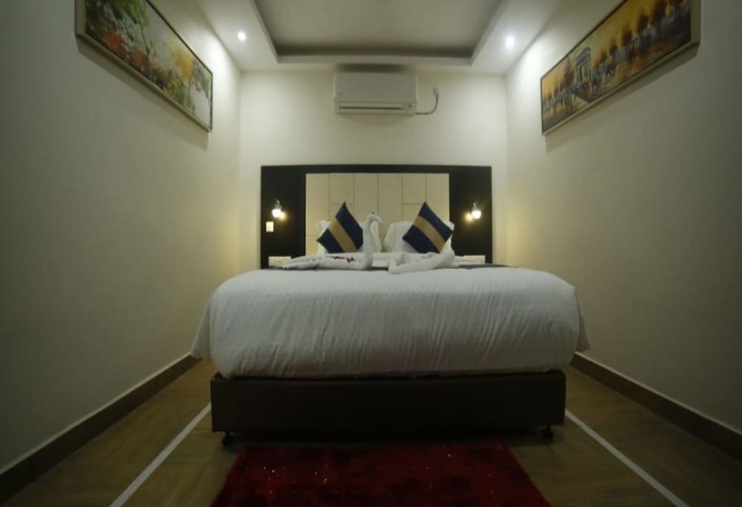 فندق Suraj Grand