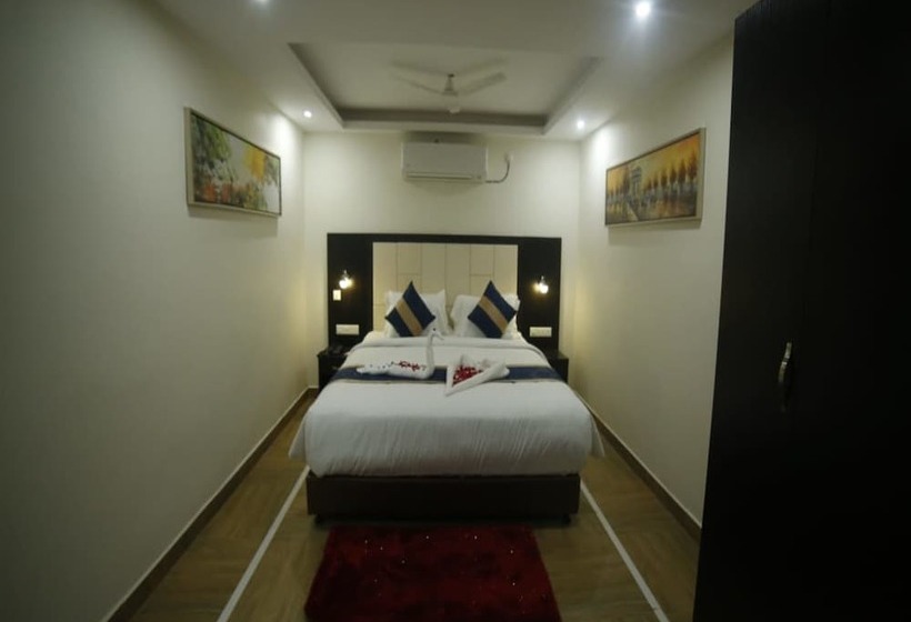 فندق Suraj Grand