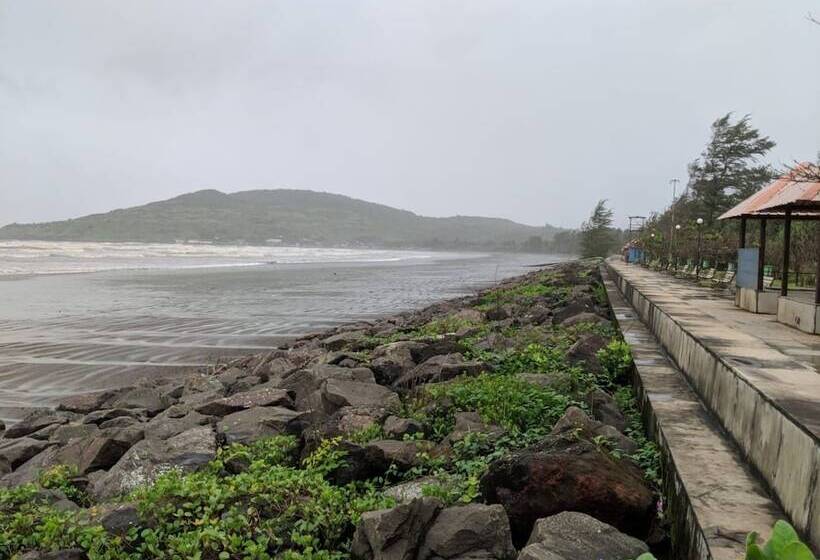 酒店 Vinnca Woodvillas Beachfront Resort