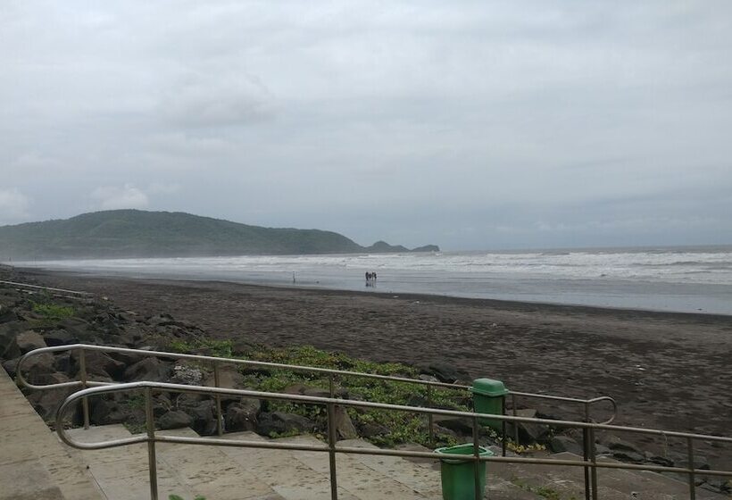 酒店 Vinnca Woodvillas Beachfront Resort