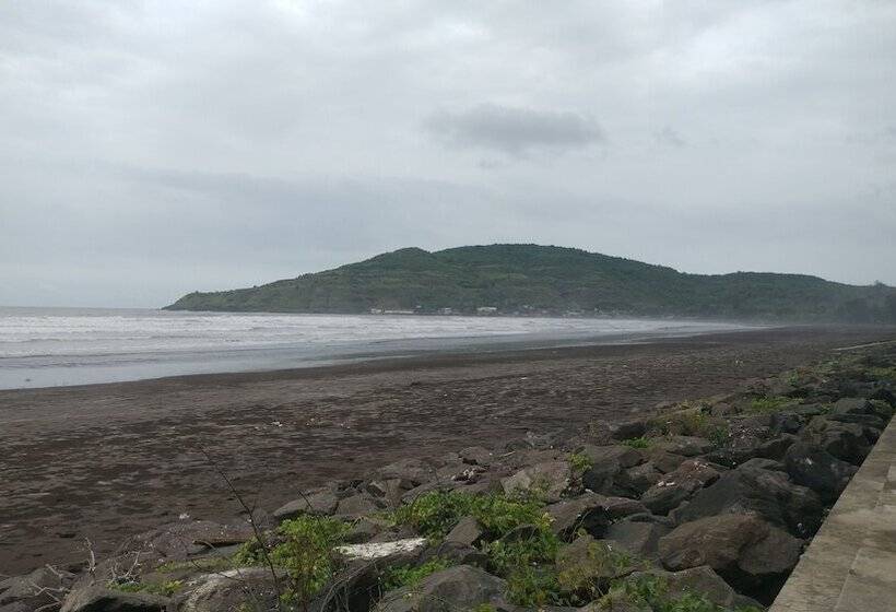 酒店 Vinnca Woodvillas Beachfront Resort