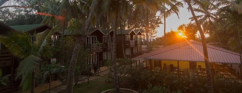 酒店 Vinnca Woodvillas Beachfront Resort