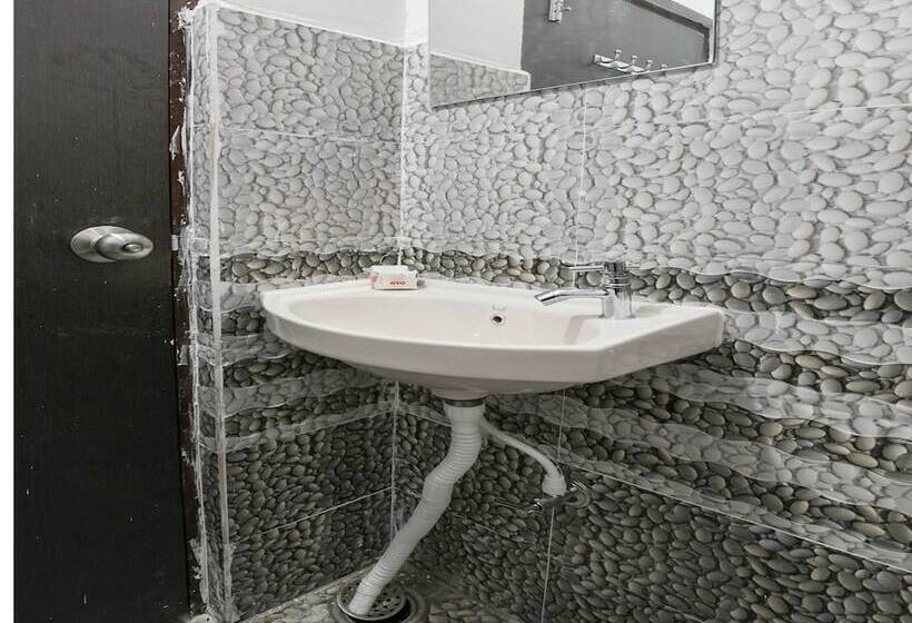 فندق Virat Residency By Oyo Rooms