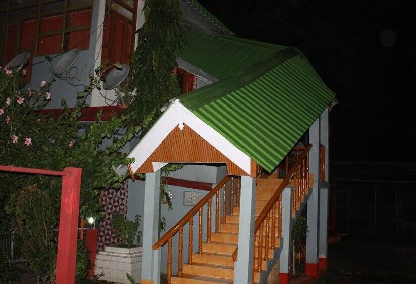 منتجع Sneha Bhawan