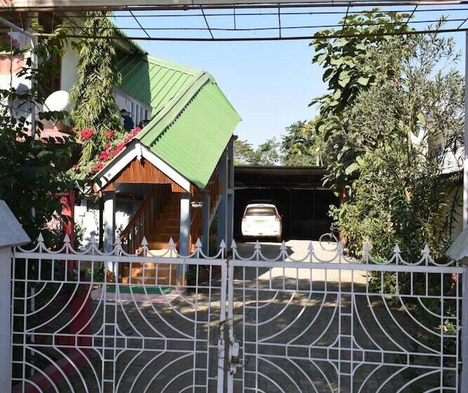 منتجع Sneha Bhawan