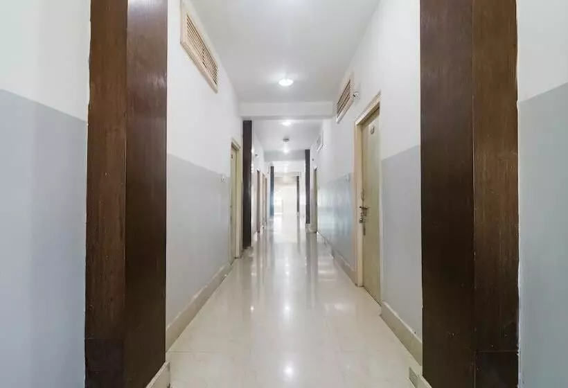 Spot On 60195 Hotel Rajvansh