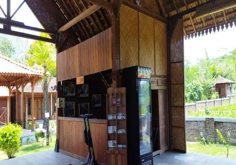 Borobudur Bed & Breakfast   Hostel