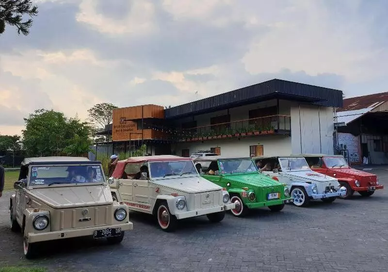 Borobudur Bed & Breakfast   Hostel