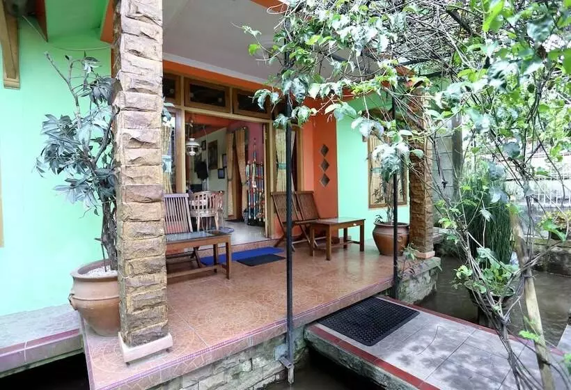Ostello Spot On 2514 Homestay Ortegha