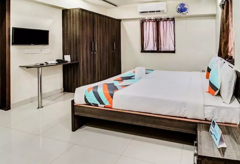 Fabhotel Royal Inn