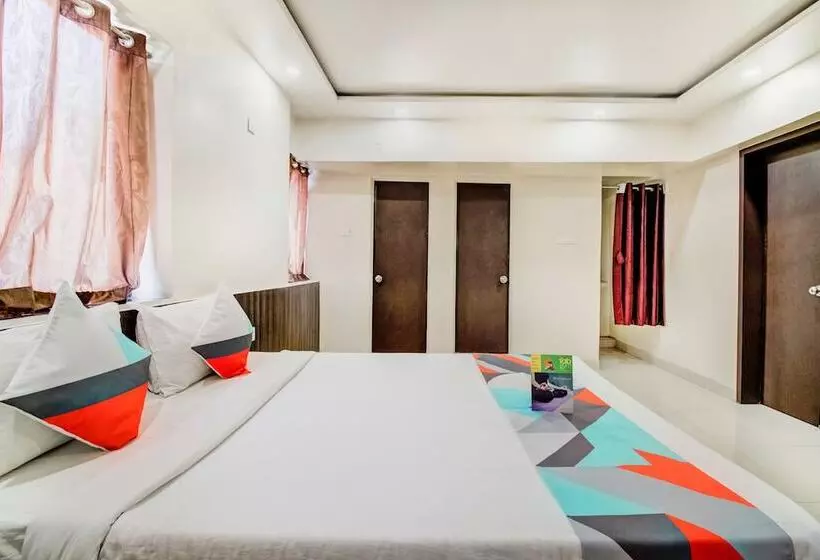Fabhotel Royal Inn