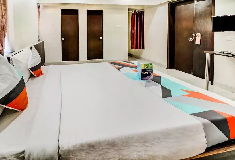 Fabhotel Royal Inn