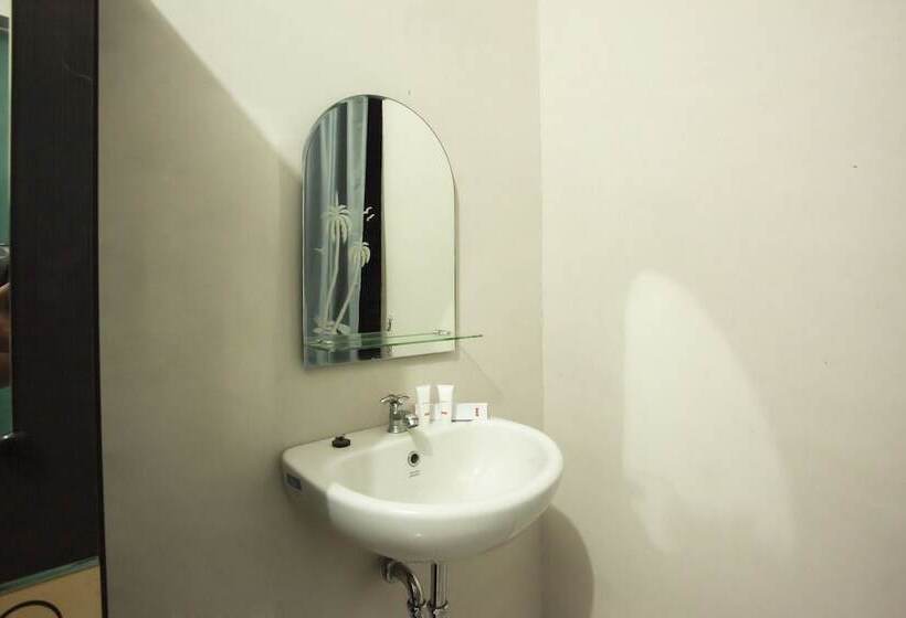 Отель Apple By Oyo Rooms