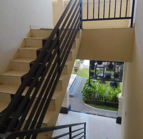 Hotelli Bantan Guesthouse Canggu