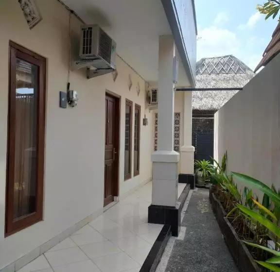 Hotelli Bantan Guesthouse Canggu