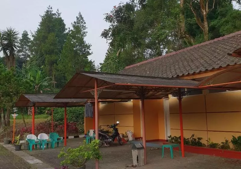 ホテル Cisarua Indah