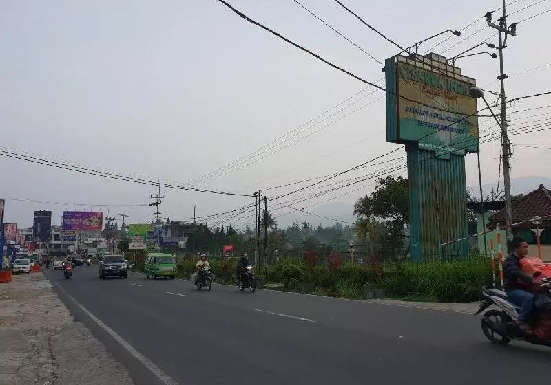ホテル Cisarua Indah