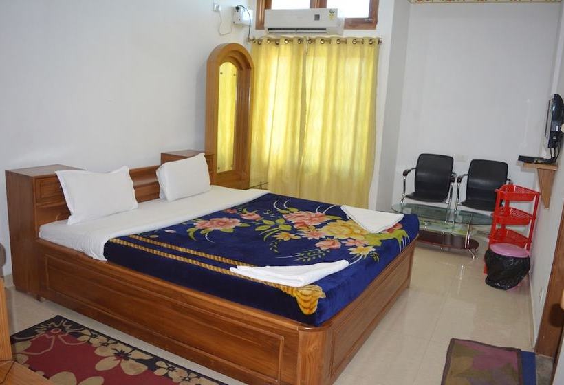 فندق Kaziranga Continental