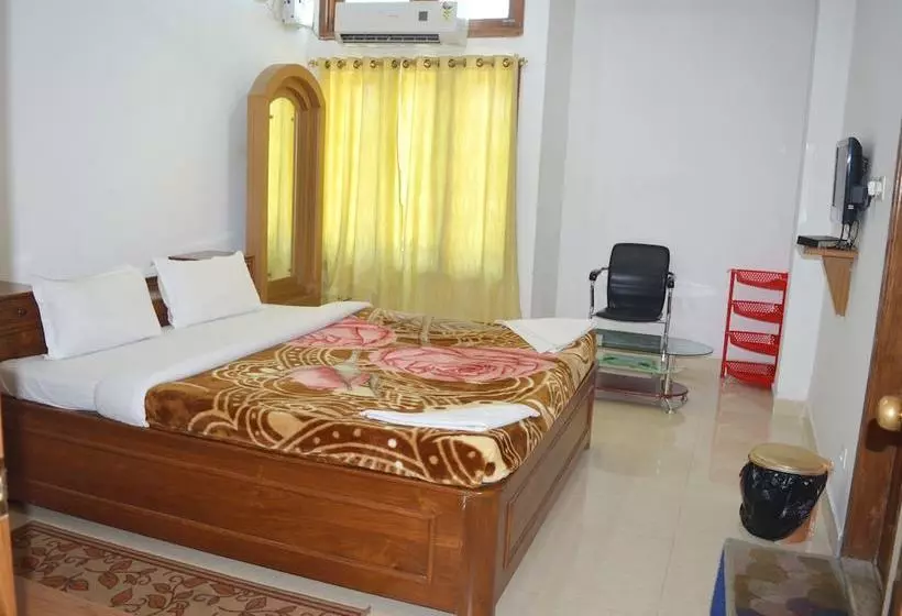 ホテル Kaziranga Continental