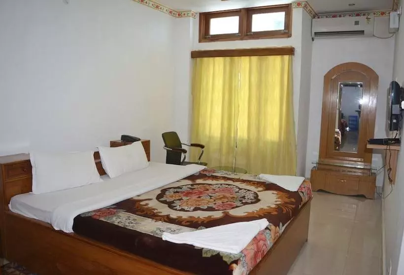 ホテル Kaziranga Continental