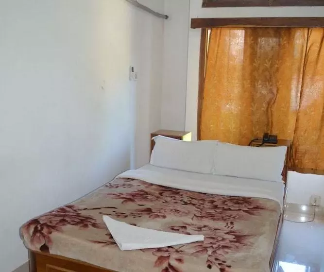 ホテル Kaziranga Continental