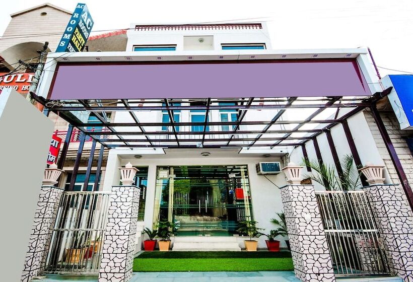 호텔 Mubarak By Oyo Rooms