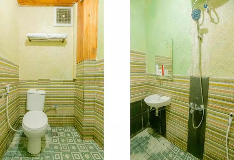 Hotelli Reddoorz At Bettah Coba Homestay Pelabuhan Ratu