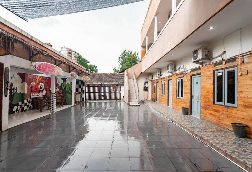 בית מלון כפרי Reddoorz At Bettah Coba Homestay Pelabuhan Ratu