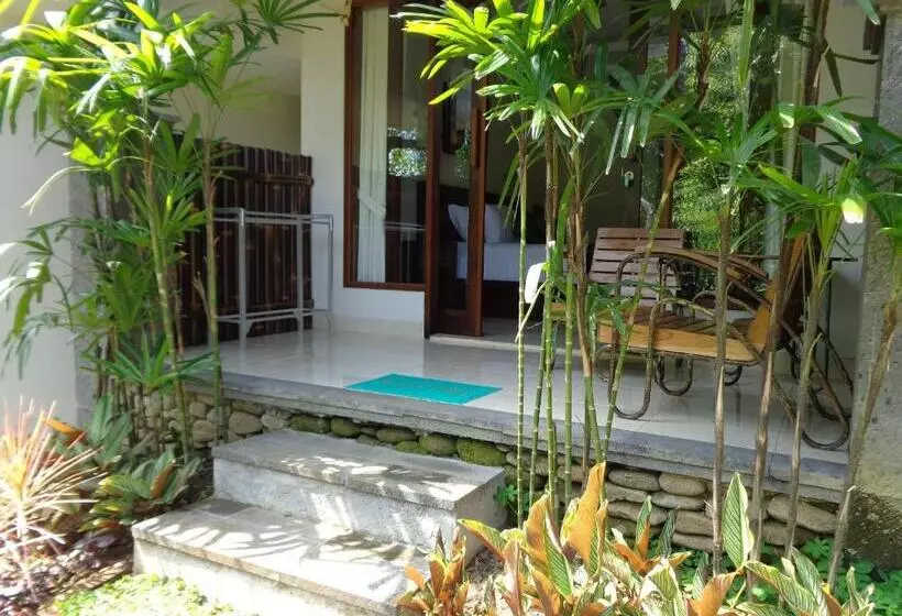 ペンション Desak Putu Putra Hidden