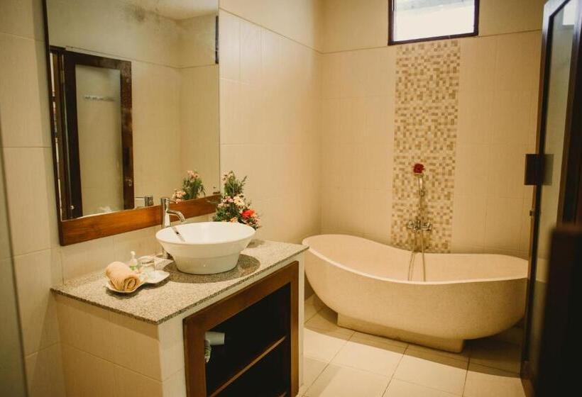 Пансион Desak Putu Putra Hidden