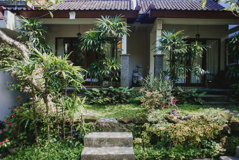 Пансион Desak Putu Putra Hidden