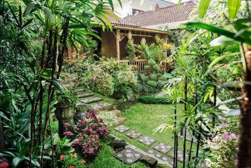 ペンション Desak Putu Putra Hidden