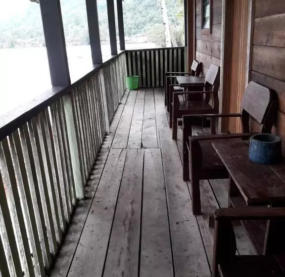 Retkeilymaja Beach Guest House