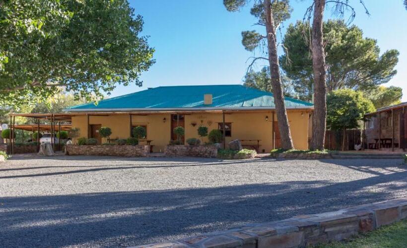 فندق Gamamadi Guest Farm