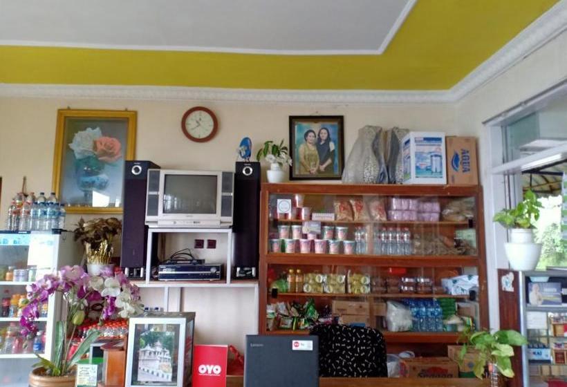 Отель Oyo 3020 Penginapan Citra Rasa