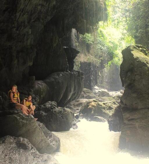 פנסיון Sadati Home Stay